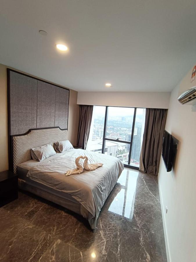 Platinum Suite 2 New Kl Cbd New Luxury Condo With Best Infinity View To Klcc Twin Towers Pool - Kuala Lumpur, Kuala Lumpur