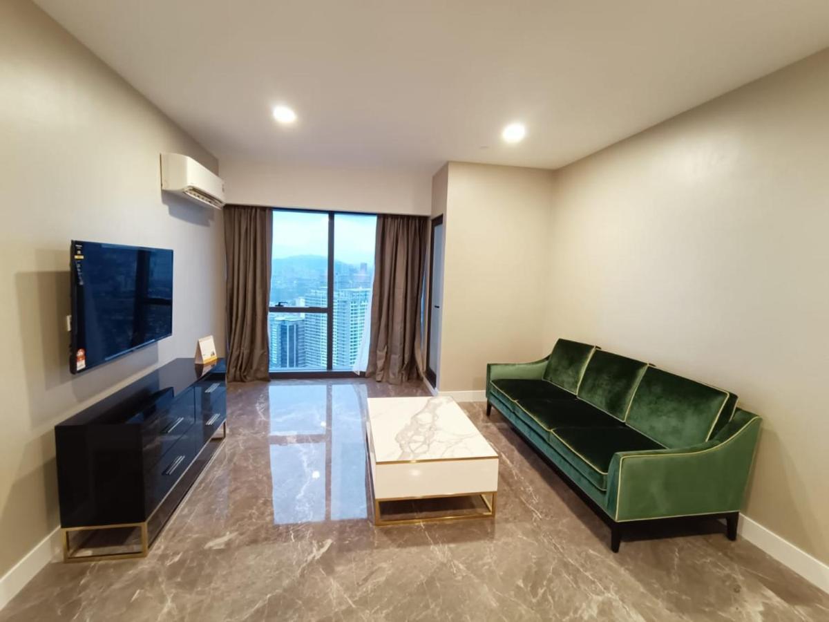 Platinum Suite 2 New Kl Cbd New Luxury Condo With Best Infinity View To Klcc Twin Towers Pool - Kuala Lumpur — Photos 2